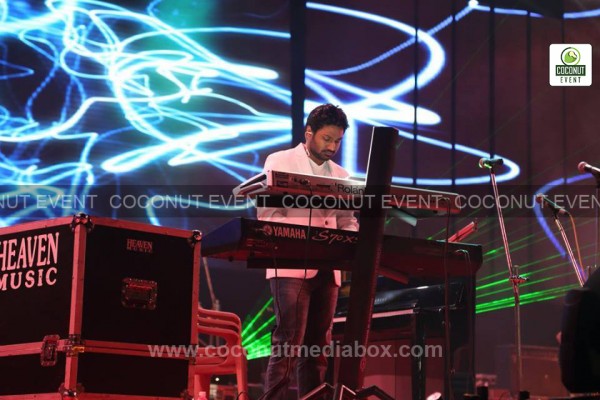 The great Indian playback singer Mithoon live in concert 2014 managed by Coconut Media Box